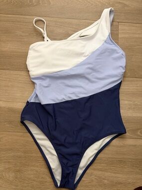 Cupshe Colorblock One-Shoulder One-Piece Swimsuit in White, Light Blue & Navy